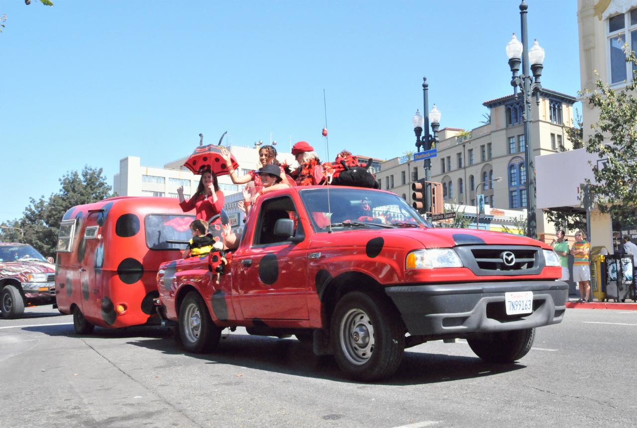 ./ArtCarParade20080928_30_3319TNT.jpg