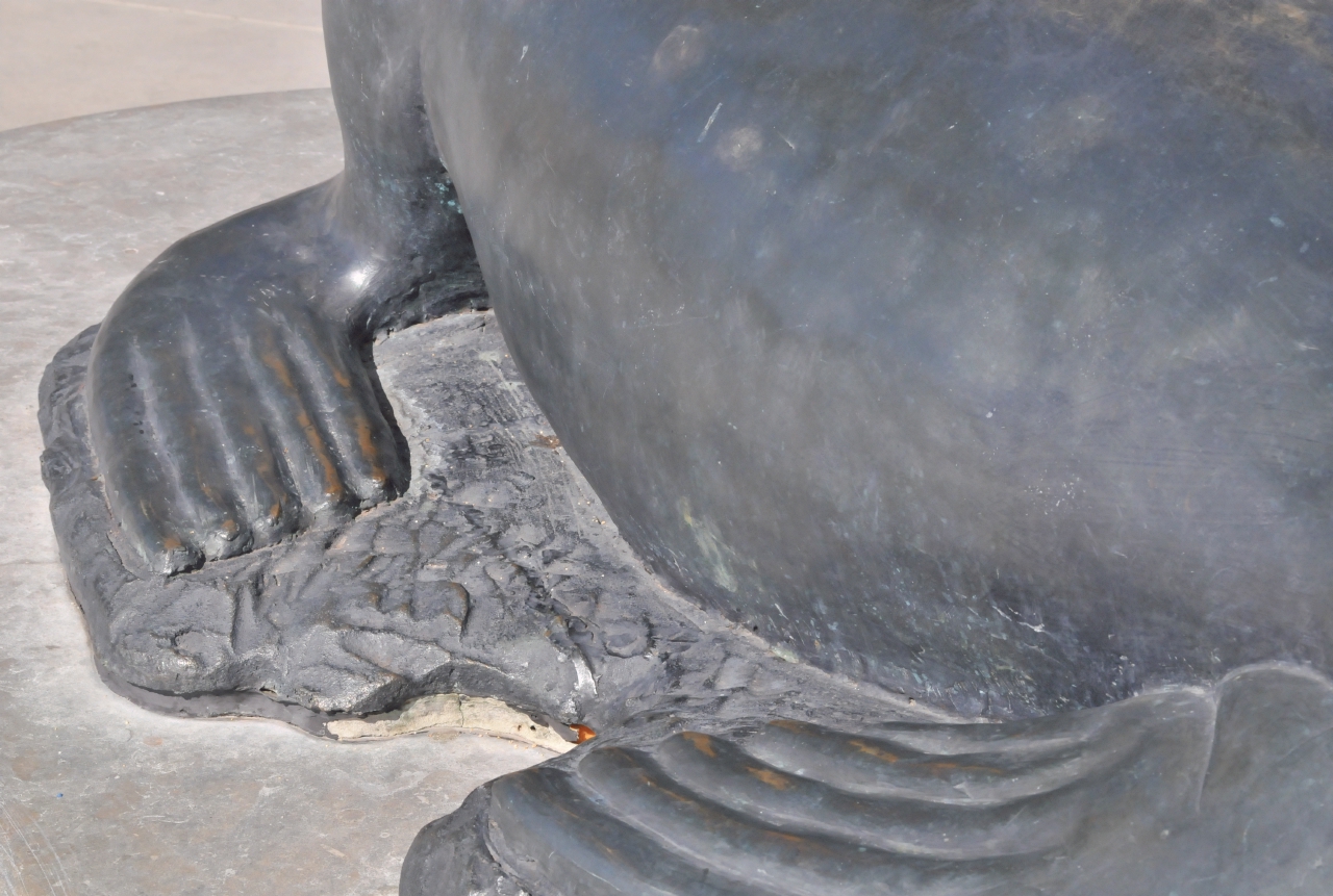 ./Seal_Statue_by_W_Behrends_20121006_112658_B12_7892.jpg