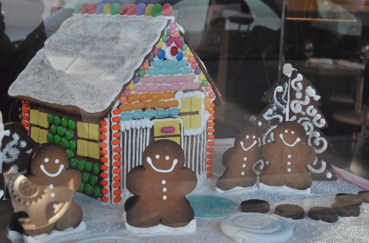 ./Gingerbread_Contest_Sausalito_20101211_152838_3002BCY.jpg