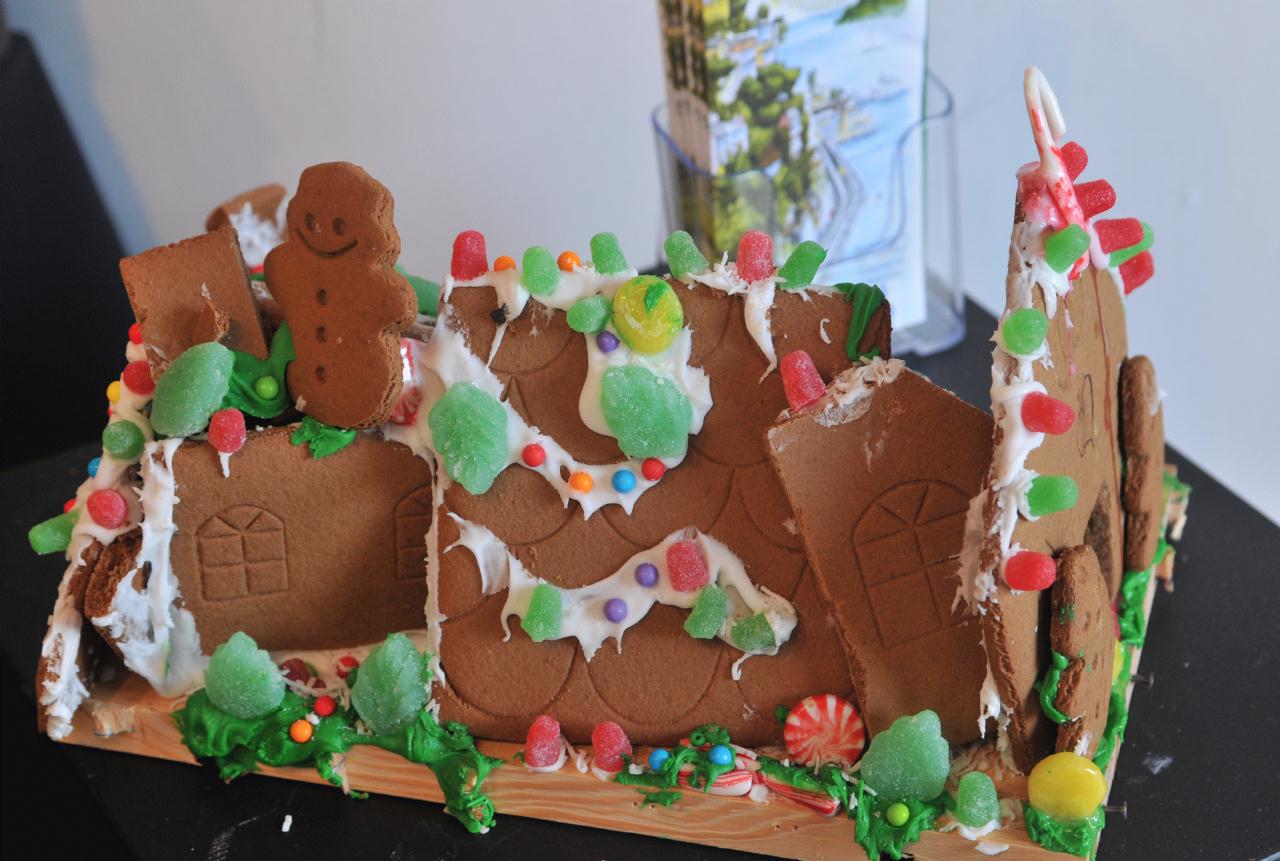 ./Gingerbread_Contest_Sausalito_20101211_160333_3056BCY.jpg