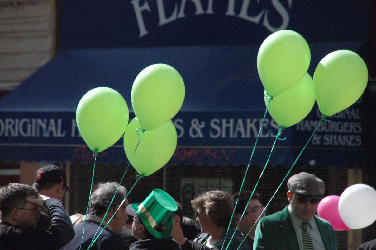 ./Balloons20080315_092950_StPatsParade_1617T.jpg