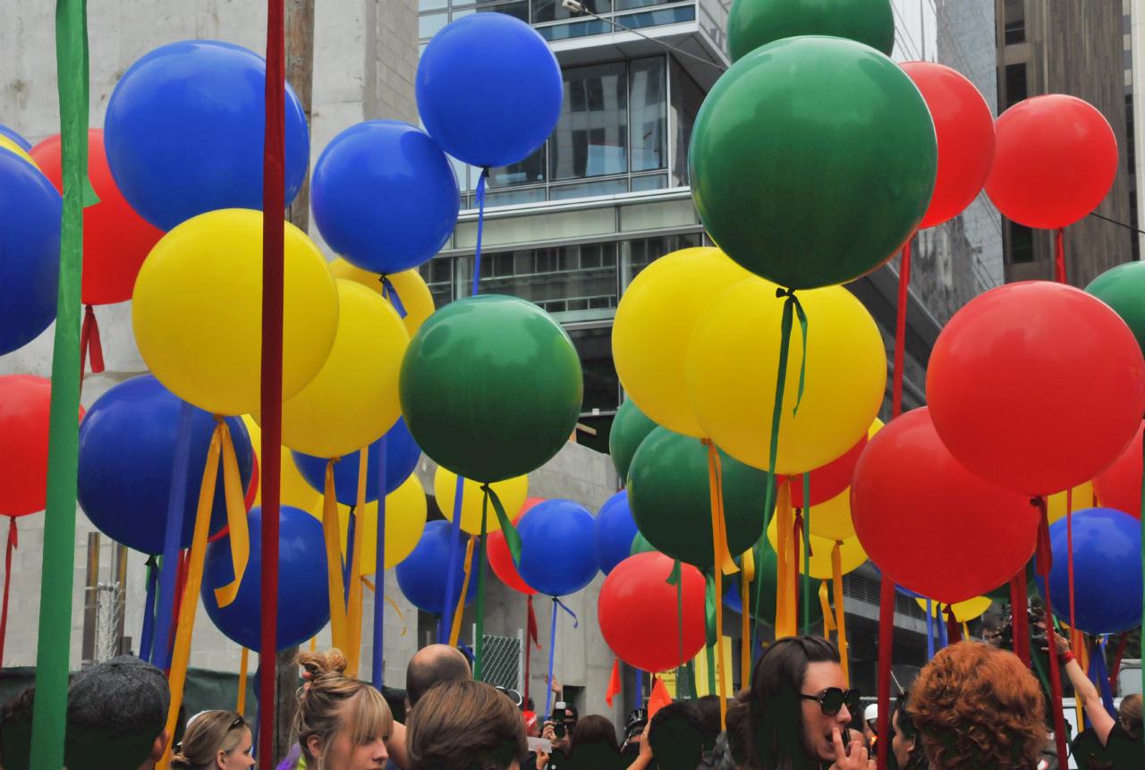 ./Balloons20080629_103128_PrideParade_0212TNT.jpg