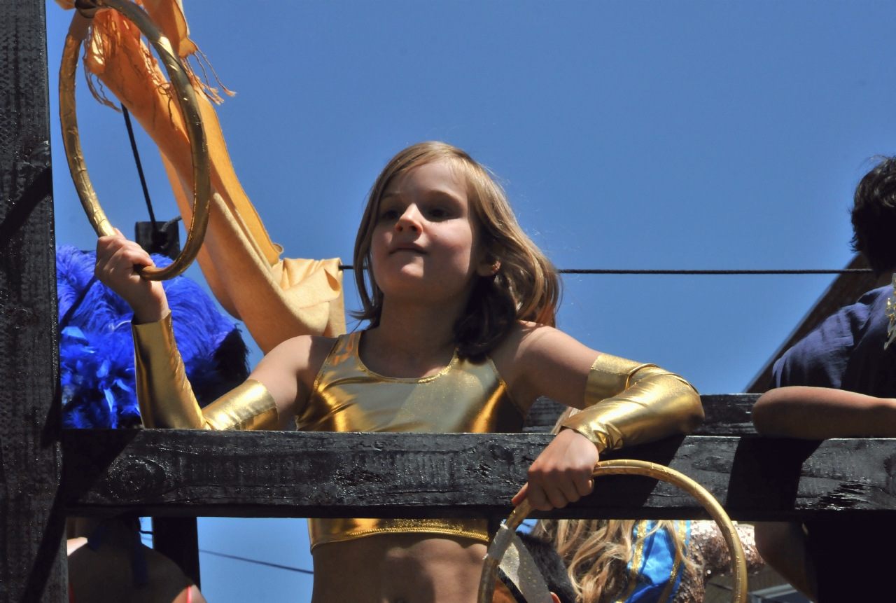 ./San_Francisco_Carnival_Parade_20140525_111949_C14_4767.jpg