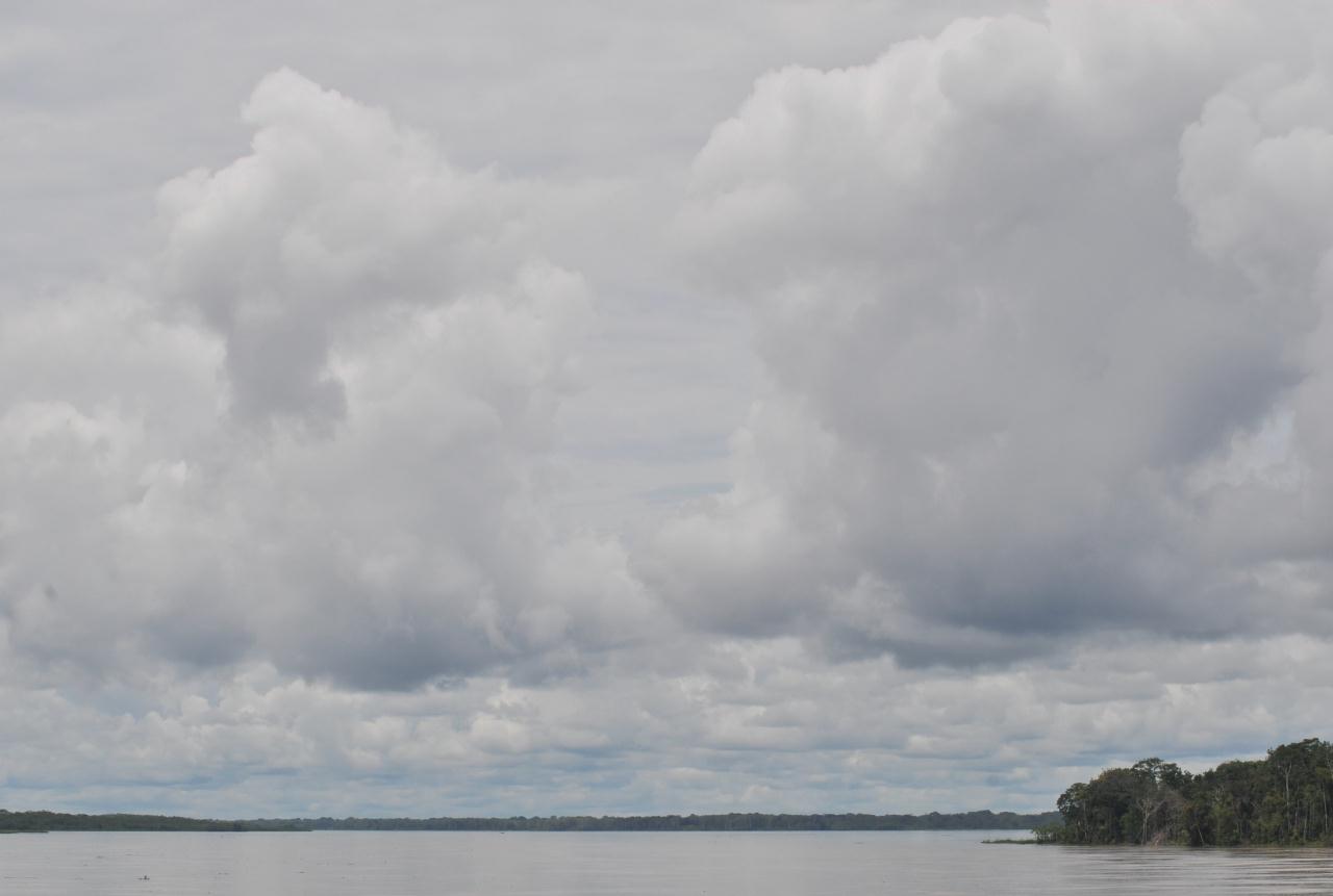 ./Clouds_20090410_120944_Amazon_Peru_BCX_3326.jpg