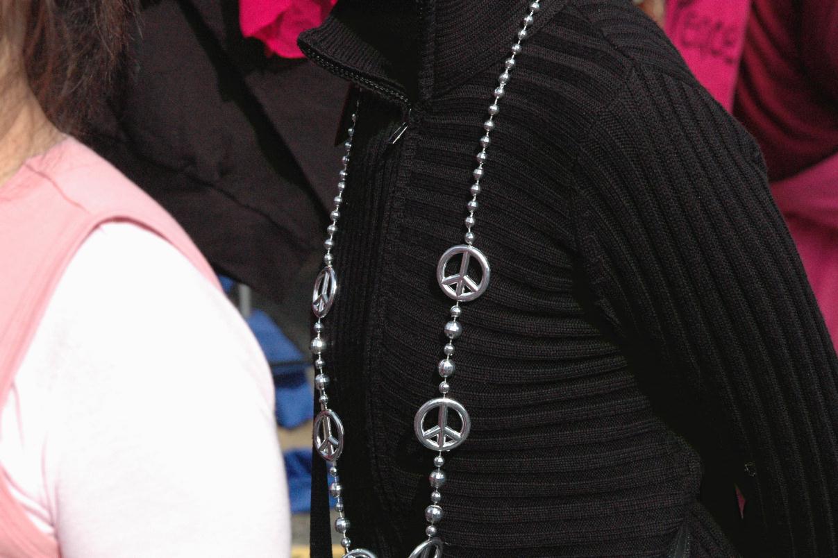 ./Peace_Symbol_20071027_092804_Necklace_9313T.jpg