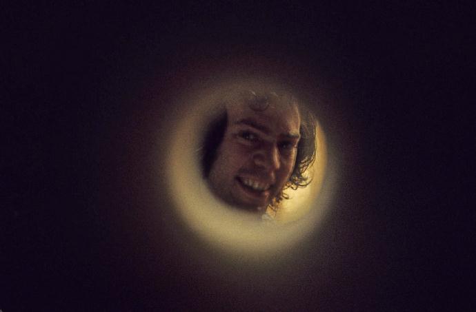 ./William_Carter_19740000_Peeked_Through_Tube_02.jpg