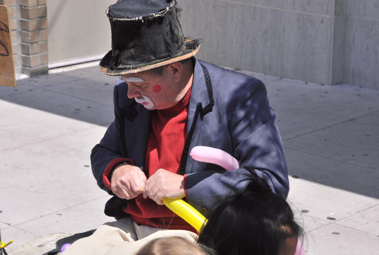 ./Clown20090427_144620_GlennParkSF_4450BCX.jpg