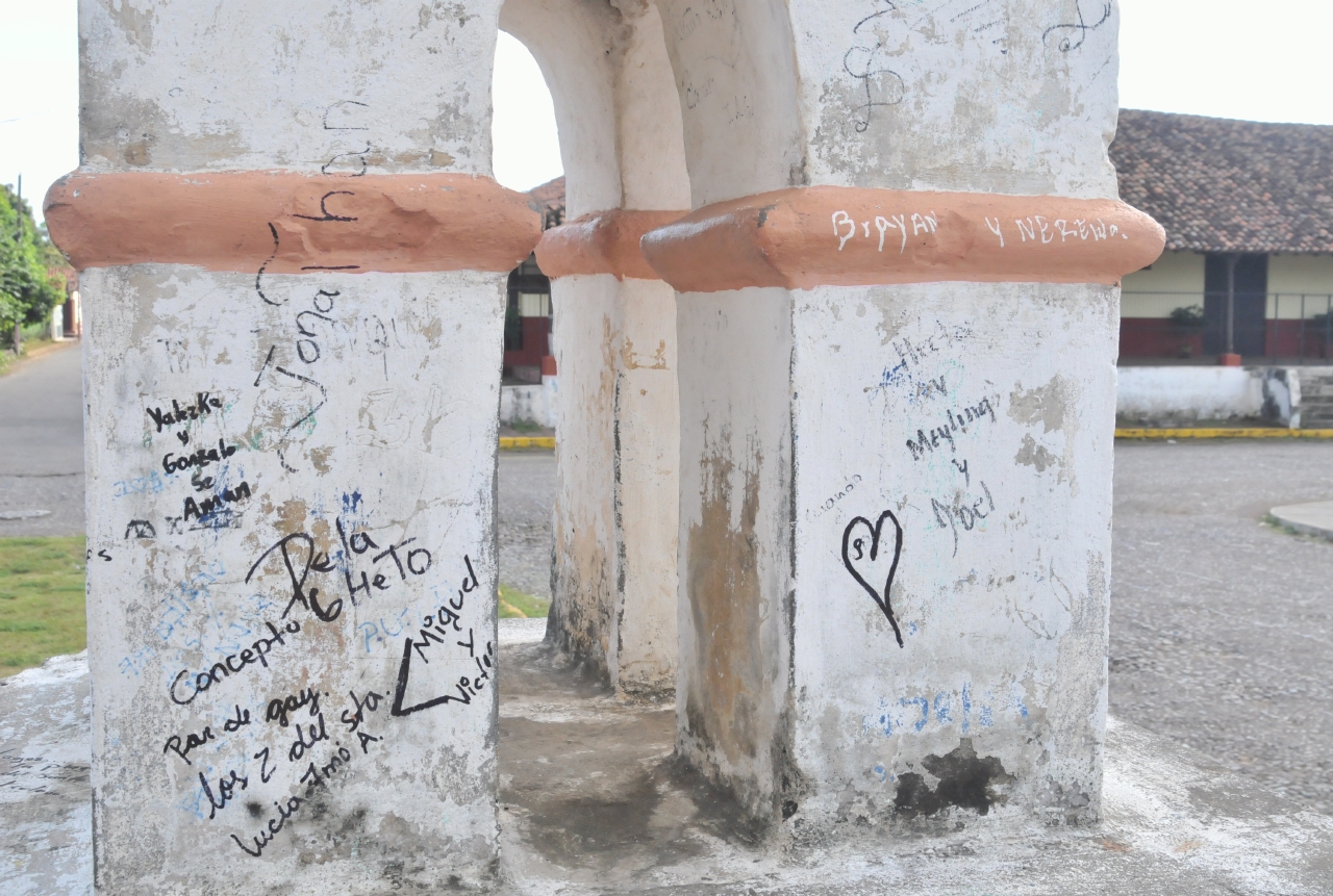 ./Graffiti_Nicaragua_20111117_143621_B12_1216.jpg