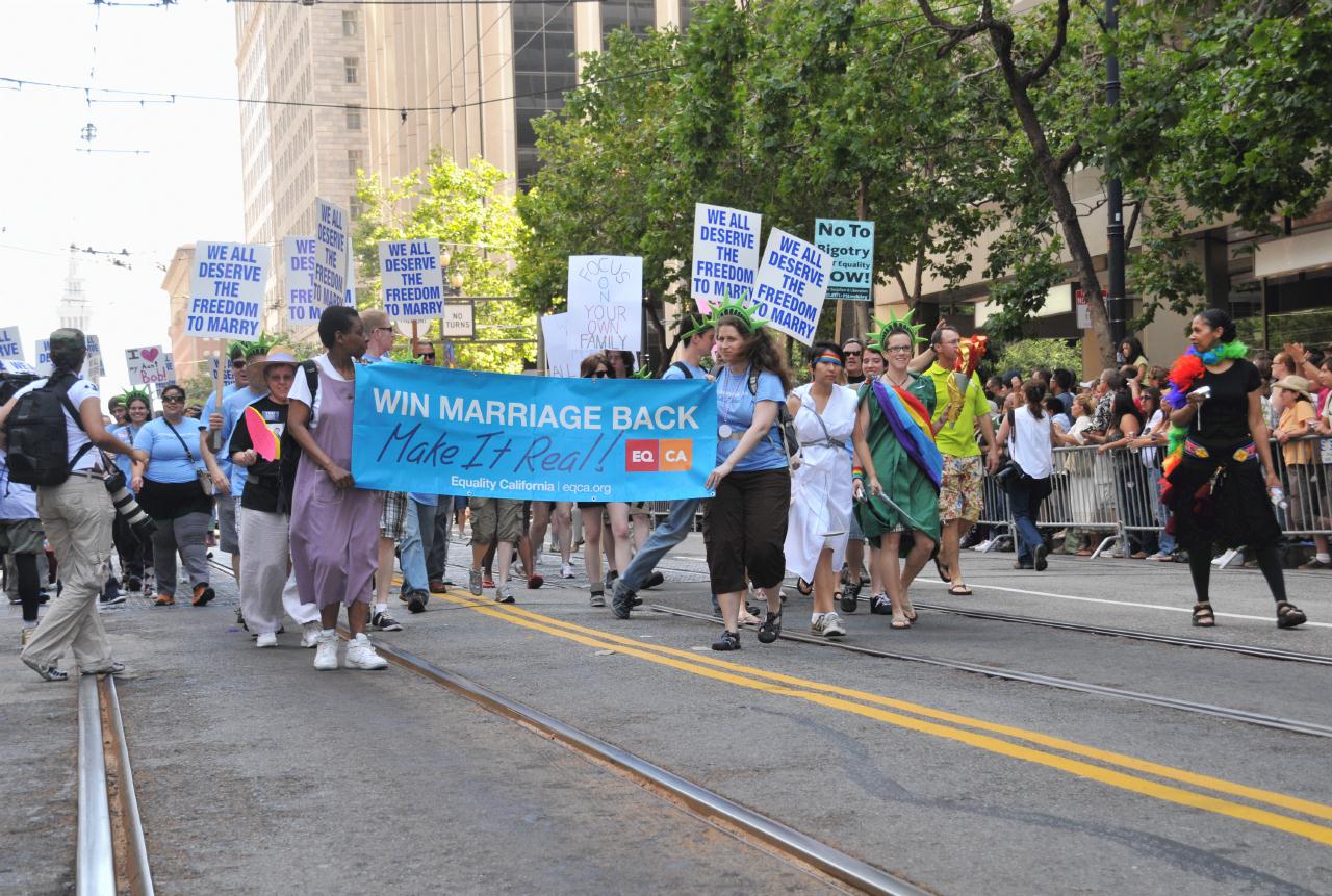 ./LGBTParadeSF20090628_010_105728_6388TNT.jpg