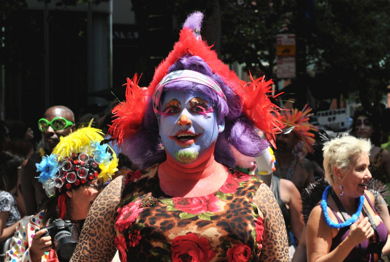 ./LGBTParadeSF20090628_073_115754_5758BCX.jpg