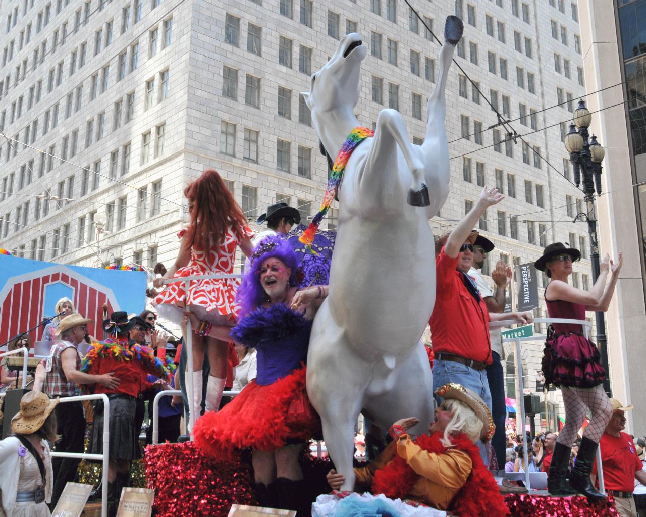 ./LGBTParadeSF20090628_082_120414_6703TNT.jpg