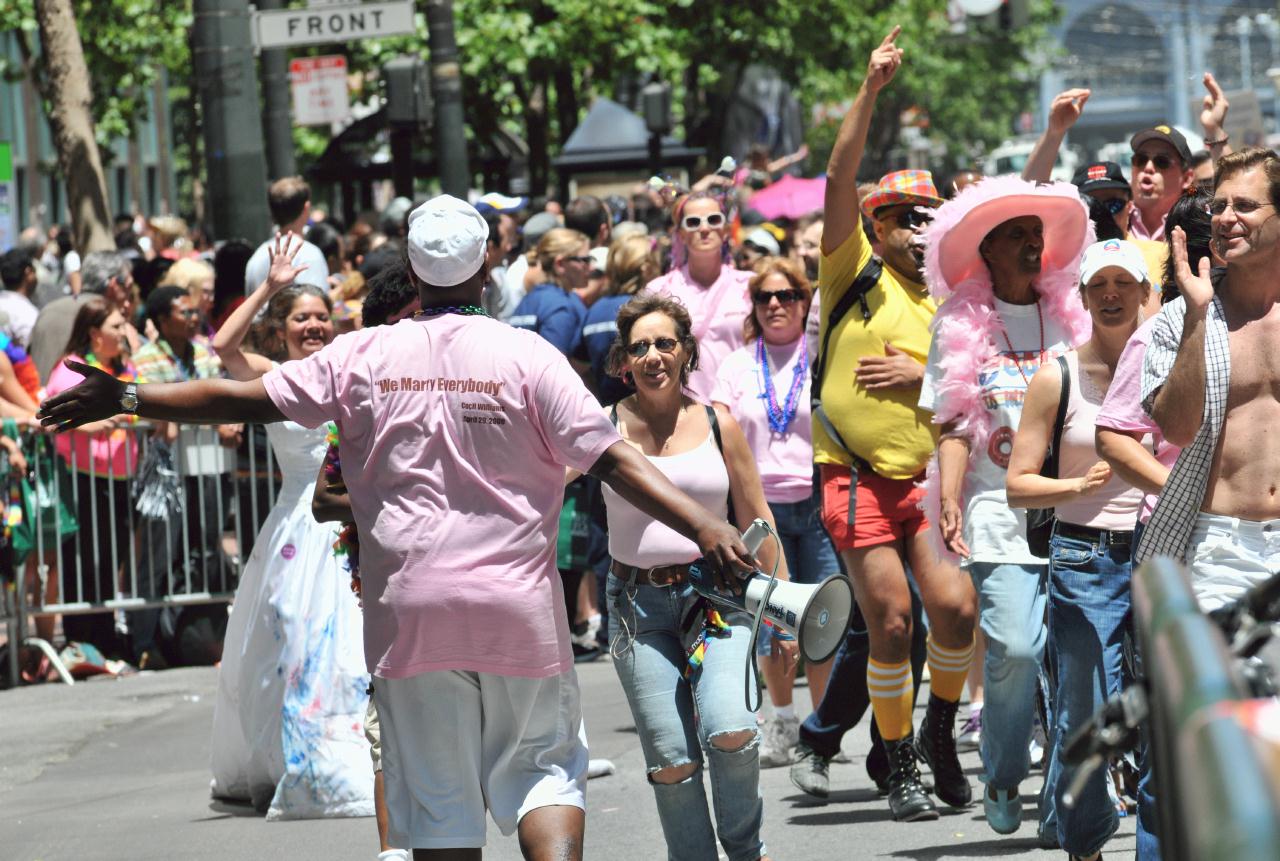 ./LGBTParadeSF20090628_154_133004_6445BCX.jpg