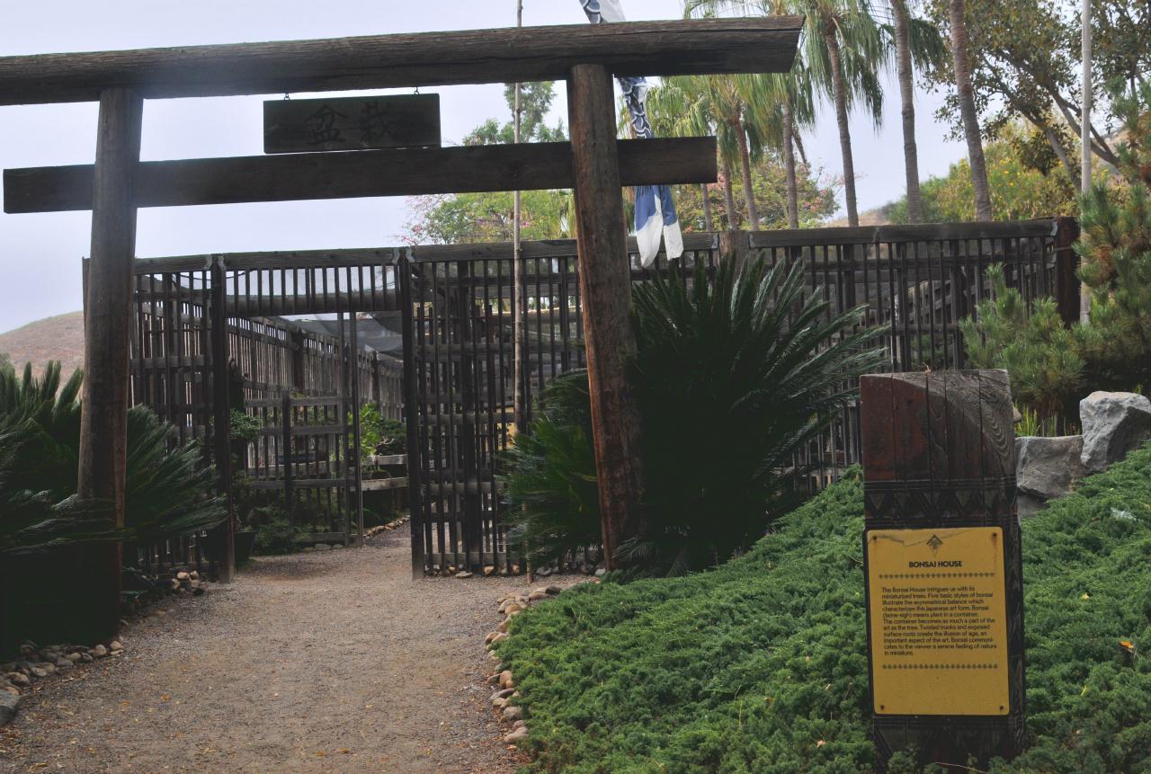 ./Bonsai_House_Wild_Animal_Park_San_Diego_20101015_145413_BCY_0760.jpg