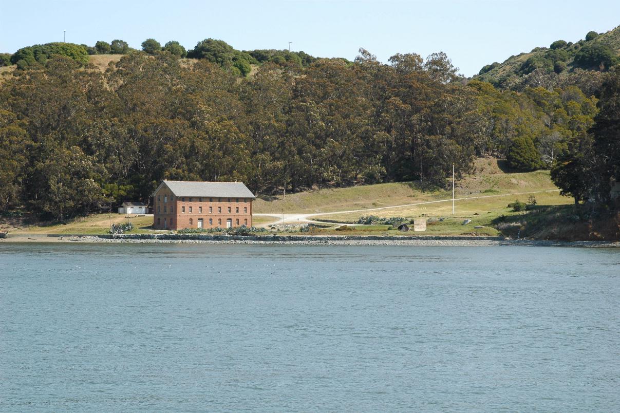 ./AngelIsland_03_Ferry2008_2044B.jpg