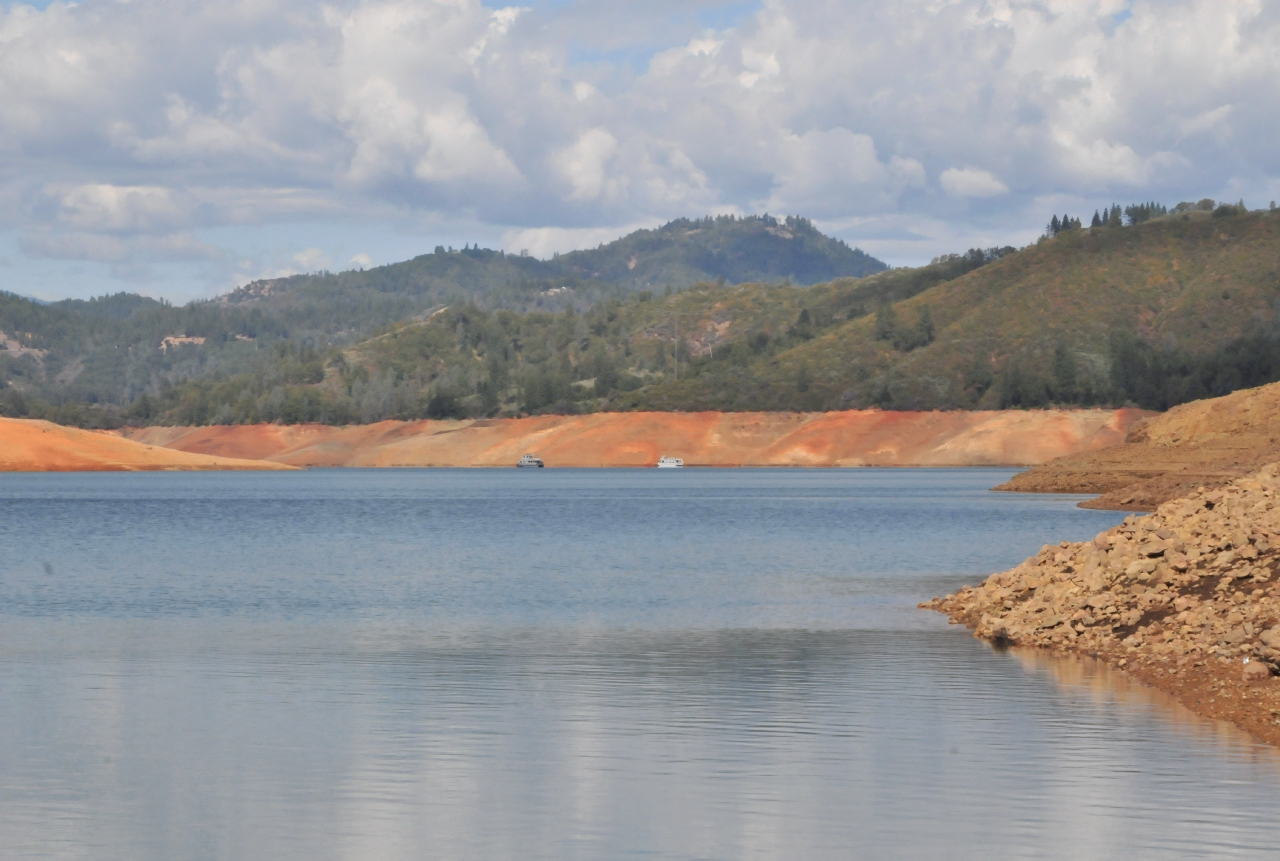 ./Shasta_Lake_20130917_110656_B13_7403.jpg