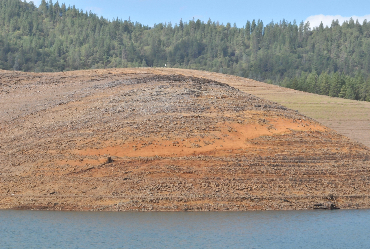 ./Shasta_Lake_20130917_111111_B13_7407.jpg