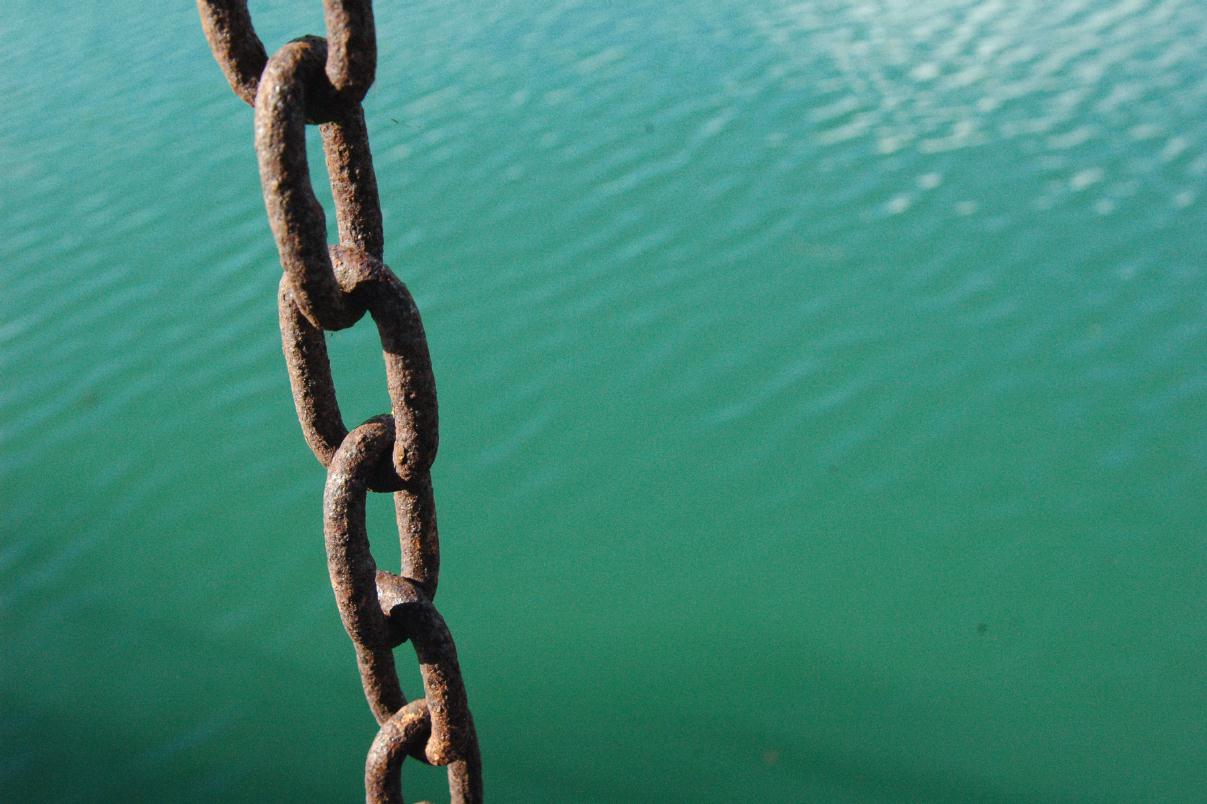 ./Rusted_Chain_20070000_02.jpg