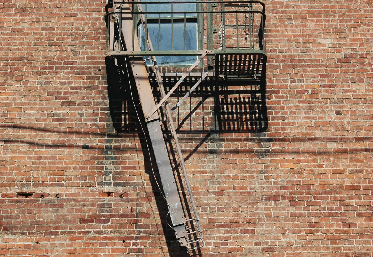 ./FireEscape20060000_05.jpg