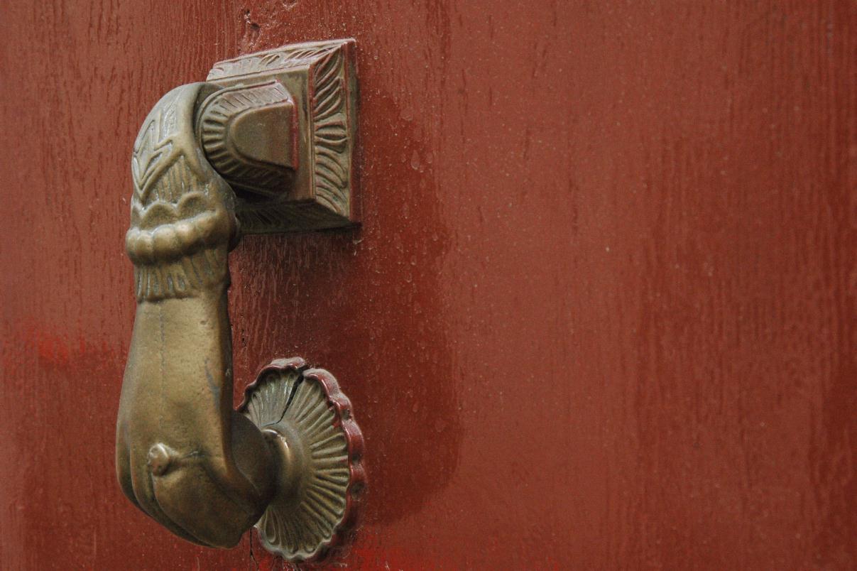 ./DoorKnockers20070000_09.jpg