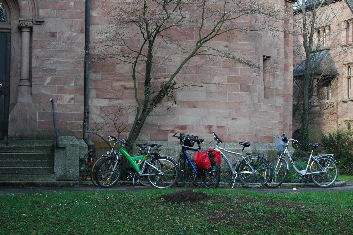 ./BicyclesKarlsruheGermany2008_0835B.jpg